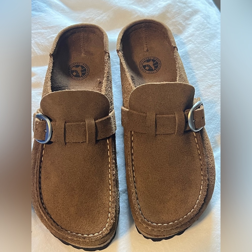 Birkenstock Buckley Brand new never worn. W7, tea color